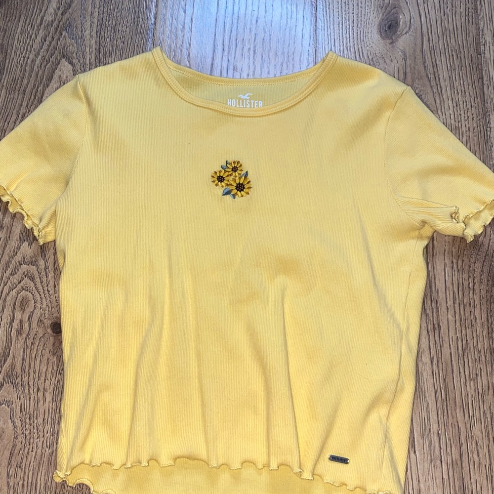 Hollister, Small, yellow